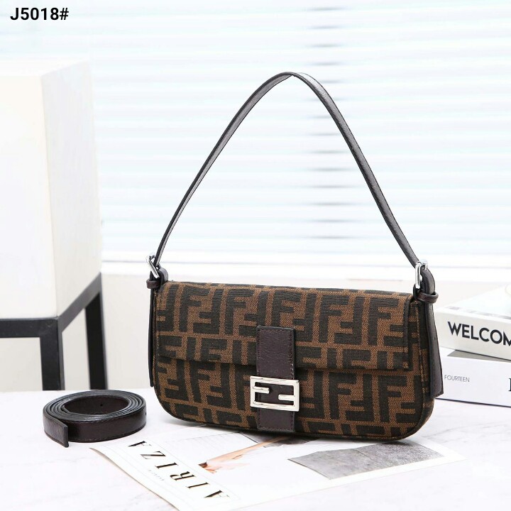 Tas Wanita Fendi Vintage Mamma Baguette Zucca Shoulder Bag J5018
