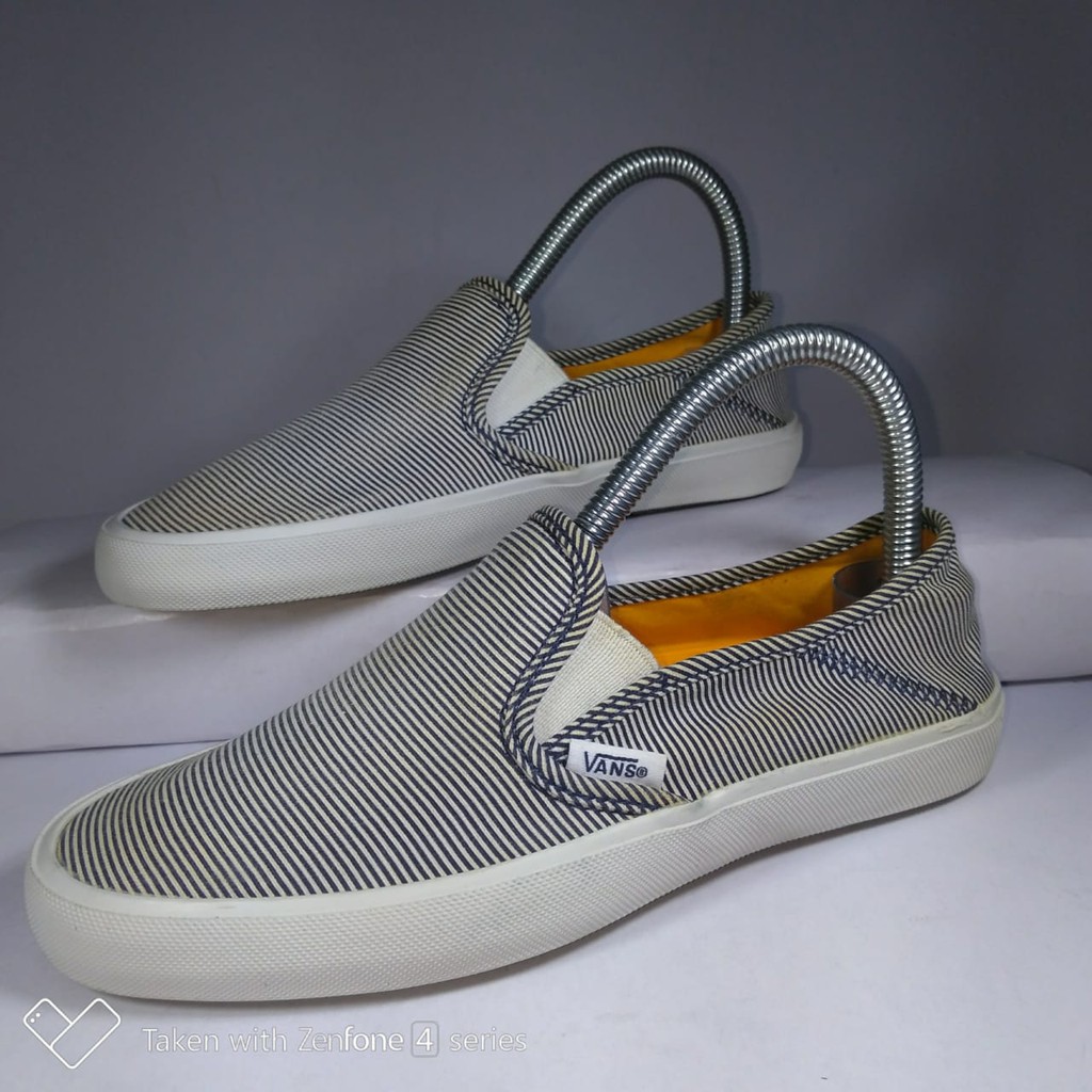 vans surf slip ons