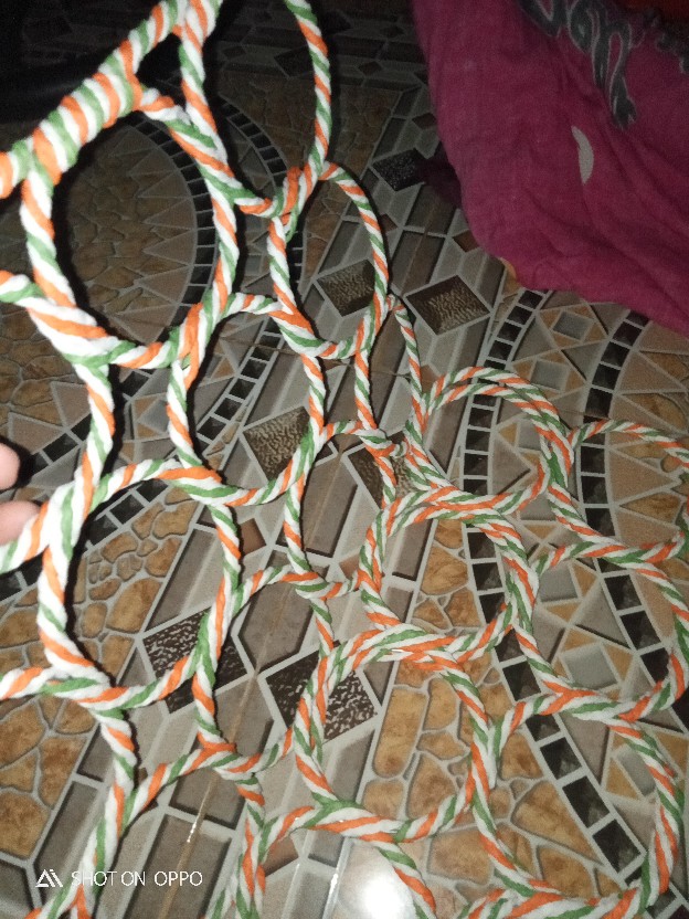 Gantungan Jilbab / Hanger Hijab 28 Lubang ( 400 Gr )