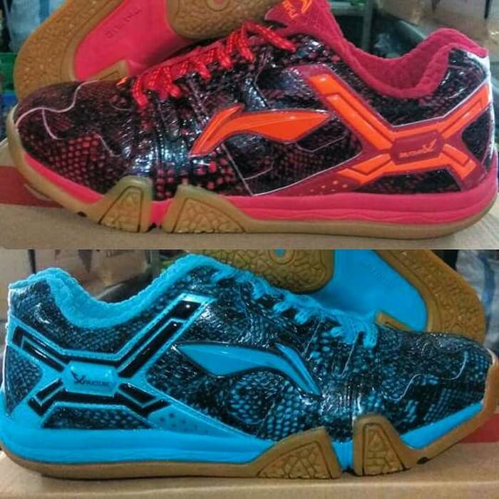sepatu badminton Lining astra original
