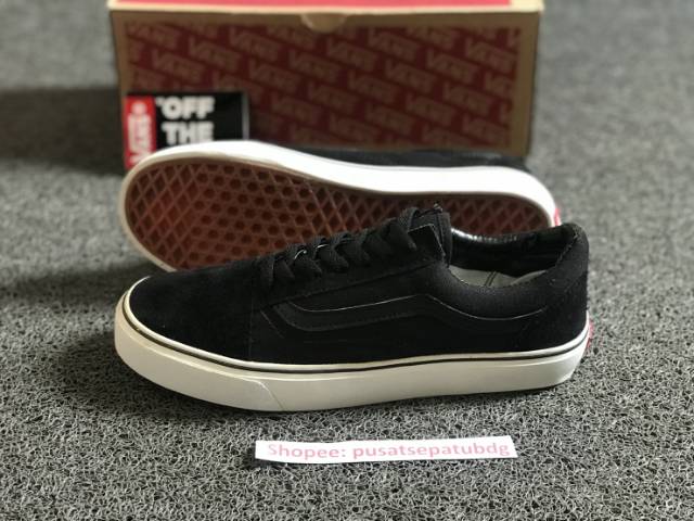 VANS OLDSKOOL BLACK DOPE HITAM PUTIH SNEAKERS PRIA WAFFLE DT