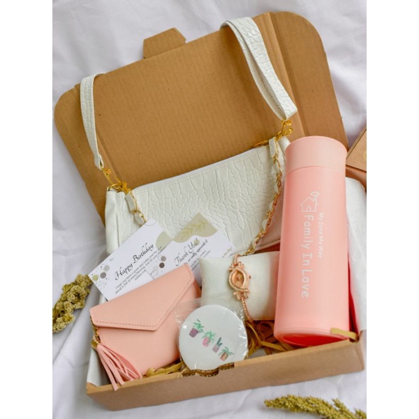 [Pink White Uhuy] Hampers Giftbox Tas Kado Ulang Tahun Cewek Kado Pernikahan