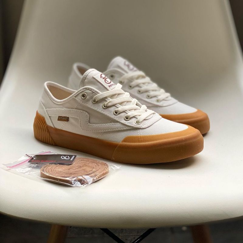 Patrobas Equip low White Gum size 38 -  Sepatu Sneakers Casual Pria Wanita | FYC MID AL BLACK SIZE 3