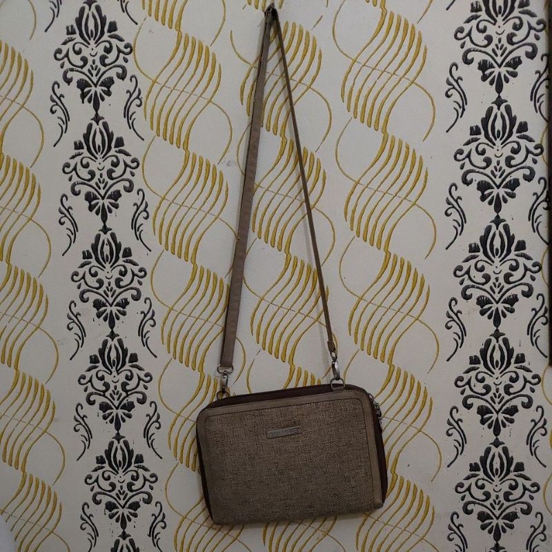 TAS DOMPET SIMPLE IZZY PRELOVED ORIGINAL