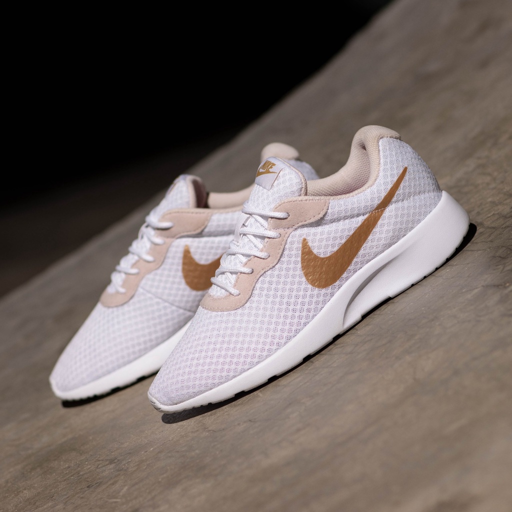 SEPATU WANITA NIKE TANJUN WHITE GOLD PEDING PEACH