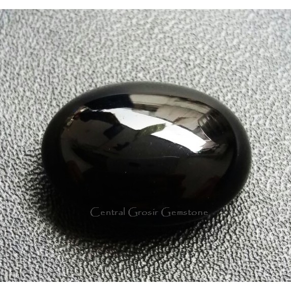 Batu kecubung wulung hitam pekat tembus