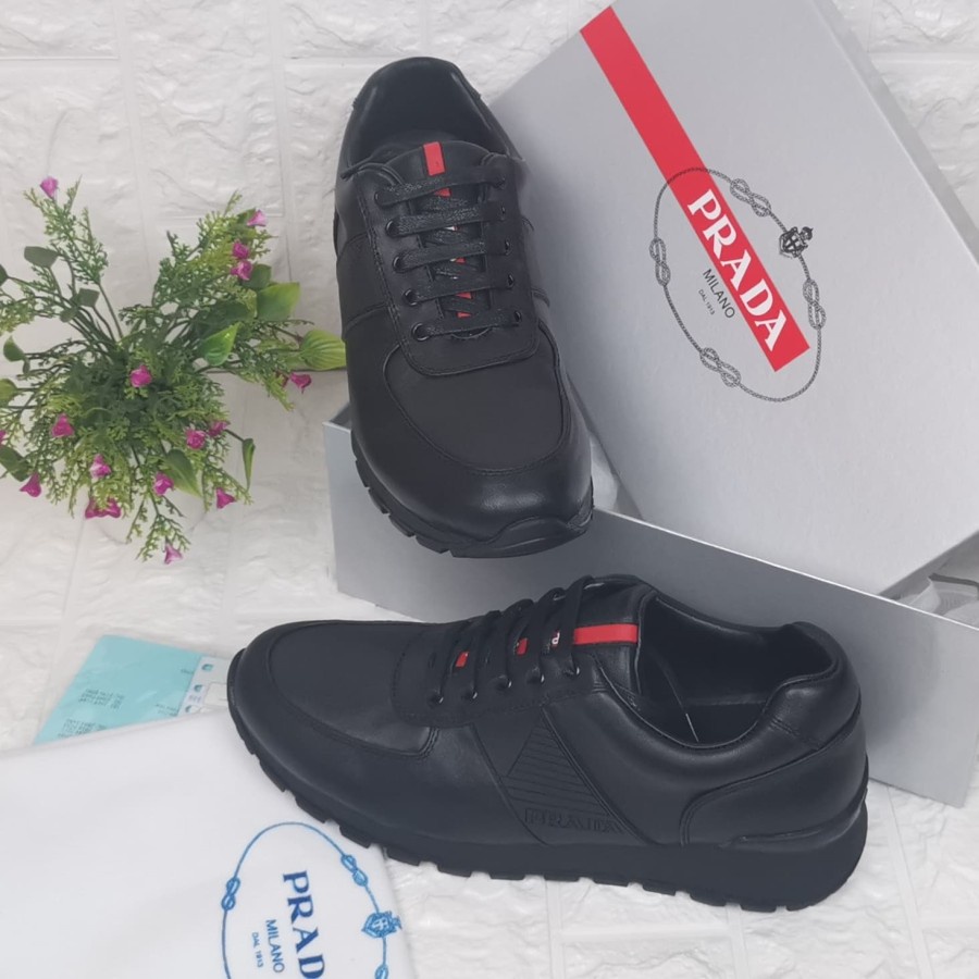 SEPATu sneaker prd pria men shoes run away hitam top branded p1shoes