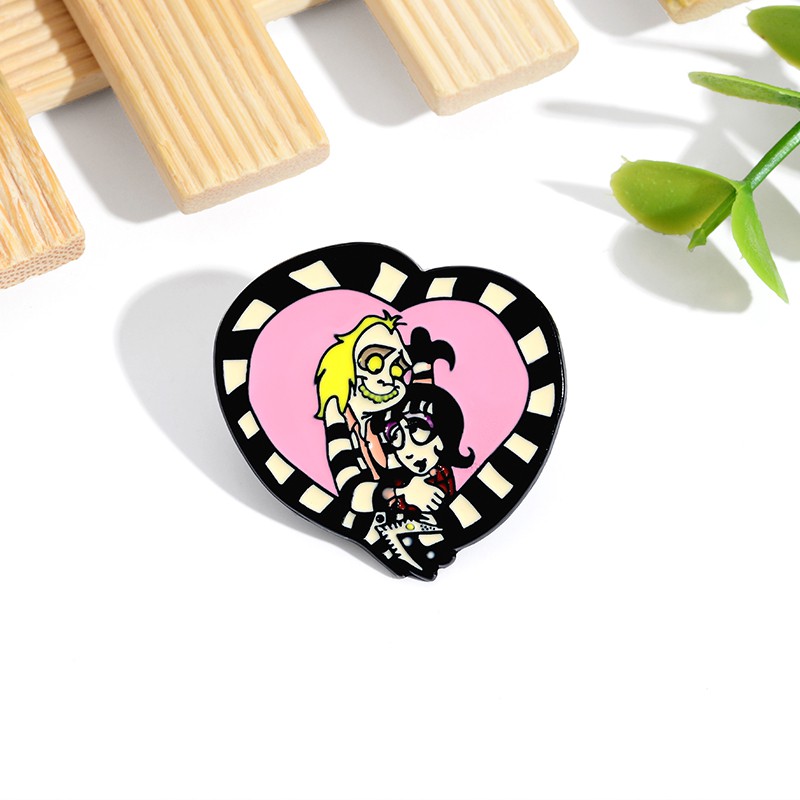 Bros Pin Enamel Bentuk Kartun Beetlejuice and Lydia Untuk Hadiah