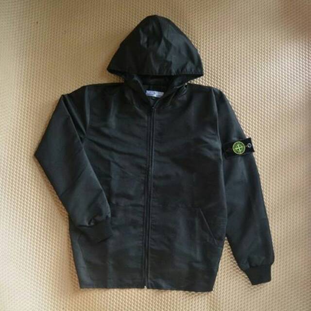 harga hoodie stone island original