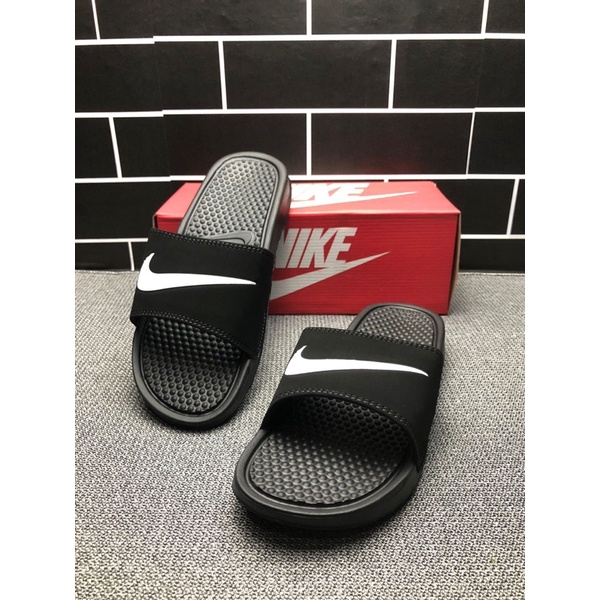 SANDAl SLIDE NIKEmi HITAM CASUAL PALING KEKINIAN BISA DIPAKAI PRIA DAN WANITA