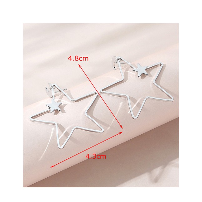 LRC Anting Tusuk Fashion White K Hollow Five-pointed Star Hollow Y65411