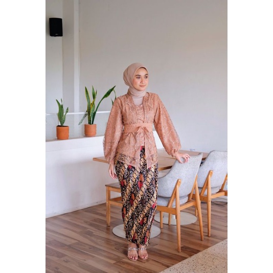 COUPLE NURBAYA MOCCA BLOUSE