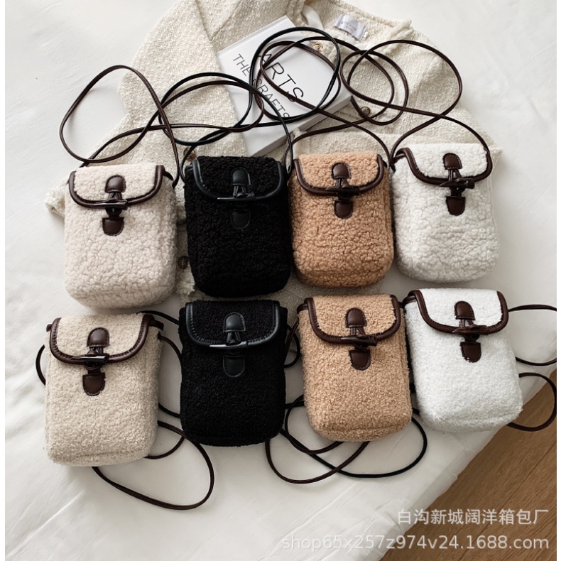 FINOM SWIFT - Tas Selempang Bahu Bulu Slot Kayu Wanita Remaja | Sling Bag Polos Korean Style