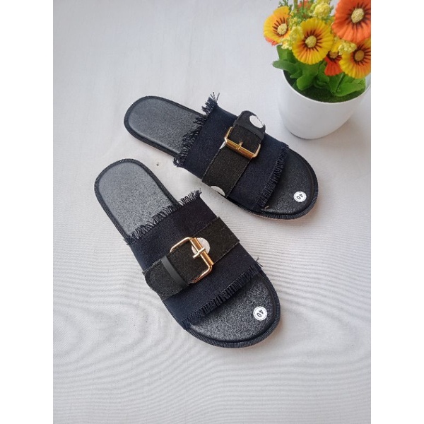 FIONA SANDAL FLATS WANITA