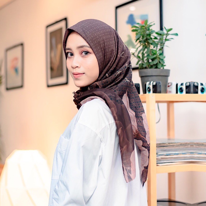 Special Edition Nayya Scarves x Adelia Pasha Diorra Series BROWN