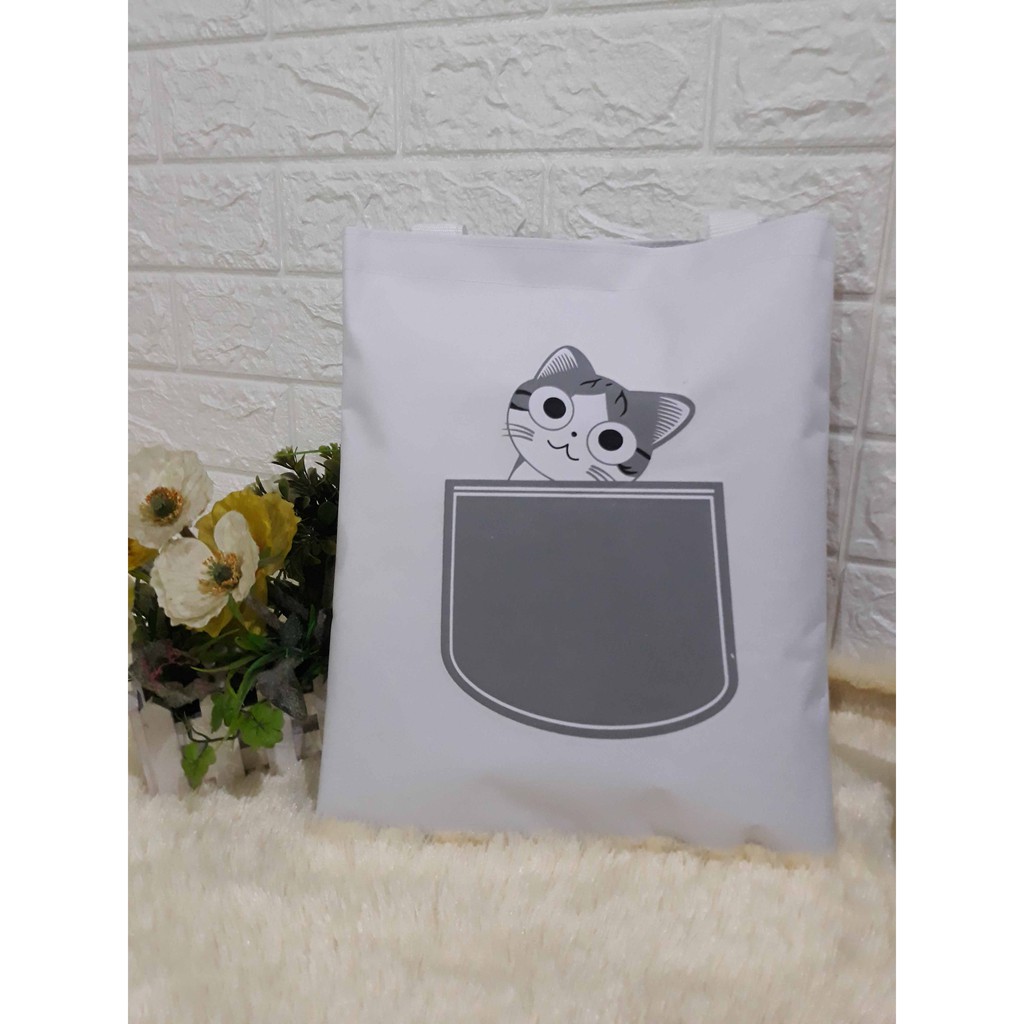 LS 455 - CAT IN POCKET Totebag Kuliah/Totebag Sekolah