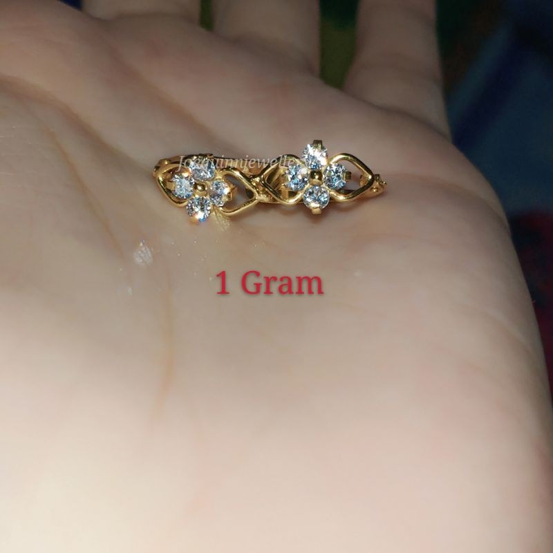 Anting jepit kembang putih mata 4 emas muda