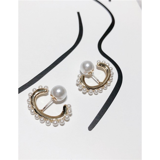 LRC Anting Tusuk Fashion Golden Pearl 925 Silver Pin Semi-arc Pearl Earring Stud Earrings F49985