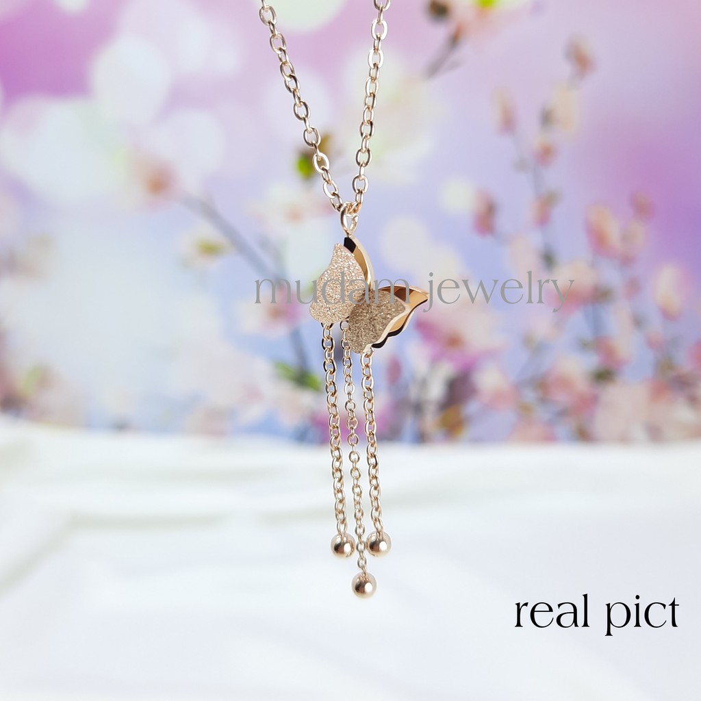 Kalung Rantai Titanium Kupu - Kupu Dengan 3 Bandul Bulat Tersedia Warna Rose gold, Gold dan Silver