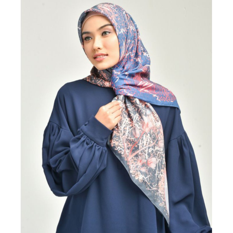 LILY FLOWER NAVY SCARF MANDJHA IVAN GUNAWAN