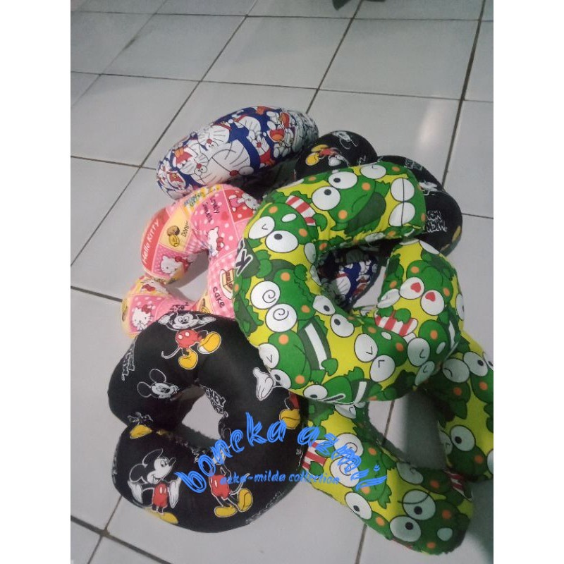 Bantal leher karakter motif catton