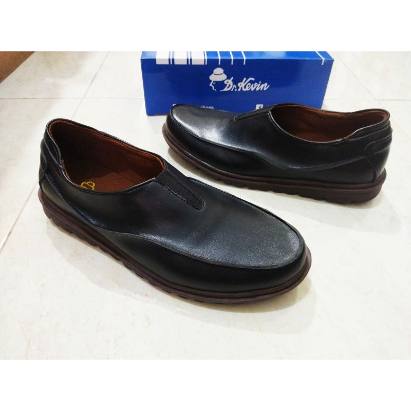 Sepatu Pria Dr. Kevin size 39 41