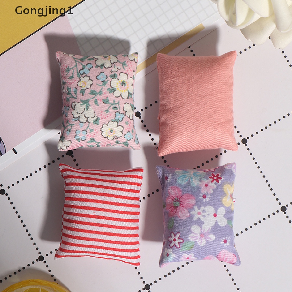 Gongjing1 2Pcs / lot Miniatur Bantal Mini Aksesoris Rumah Boneka 1 / 12