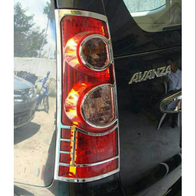 Garnish belakang avanza vvti