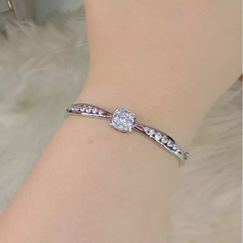 La Vienne - Gelang Bangle Titanium Wanita - 5 Variasi Vania