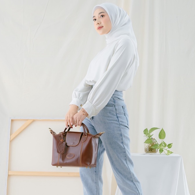 TAS WANITA HANDBAG KULIT SAPI ASLI LC /TAS SLEMPANG DAN TOP HENDEL/ FREE GRAVIR NAMA DI GANTUNGAN TAS