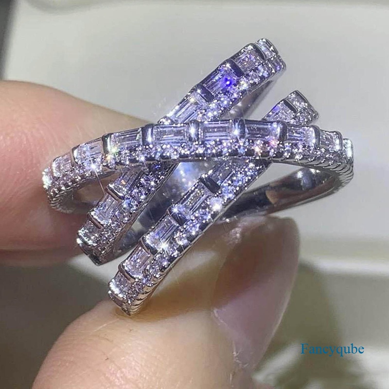 Cincin Desain Silang Warna Silver Aksen Kubik Zirkonia Untuk Wanita