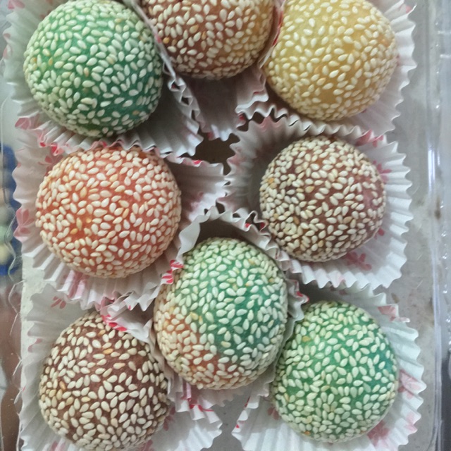 

Cemilan Tradisional ONDE-ONDE Rainbow