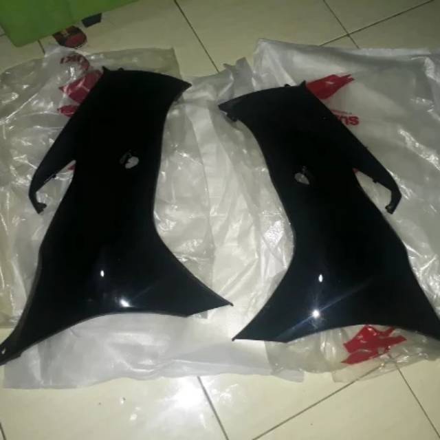 Fairing gsx -r 150 hitam metalik