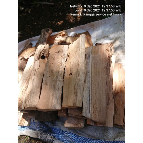 

1kg kayu bakar panjang 10cm dan 20cm khusus kayu jati