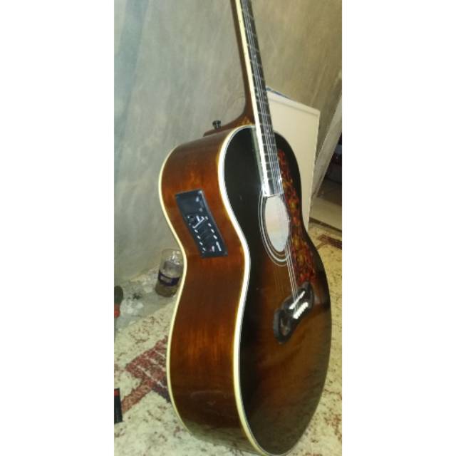 Gitar elektrik akustik gibson