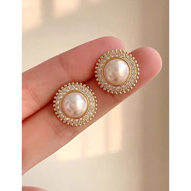 LRC Anting Tusuk Fashion Gold Color Diamond And Pearl Round Alloy Earrings A61834