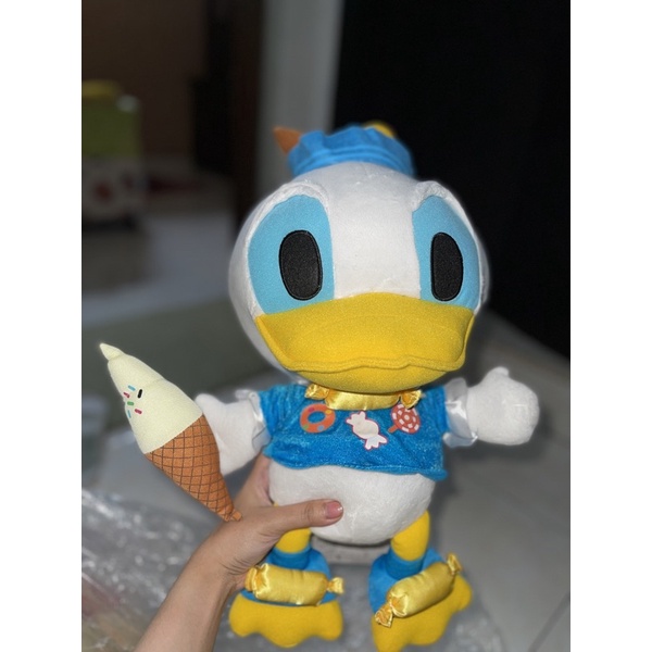 Boneka Donald Duck