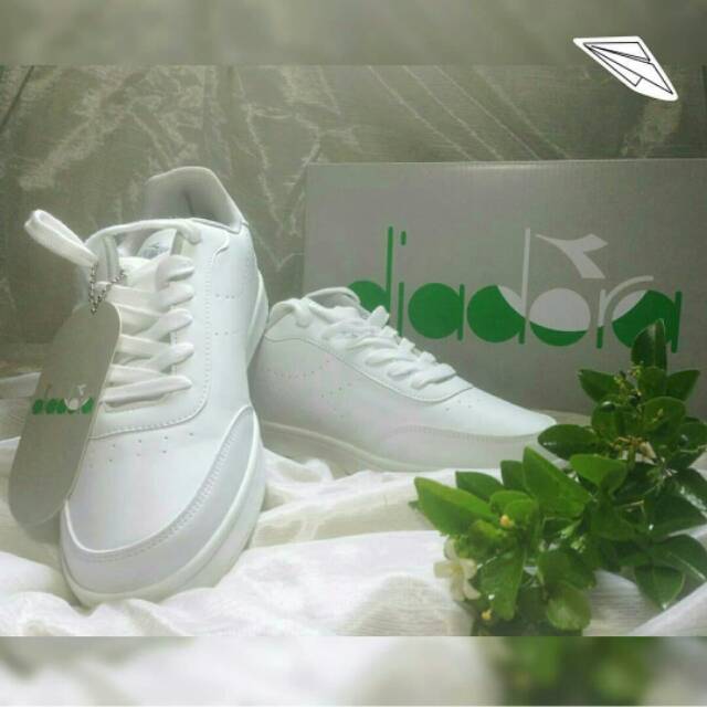 Sneakers / Sepatu Diadora Givano Women White Original
