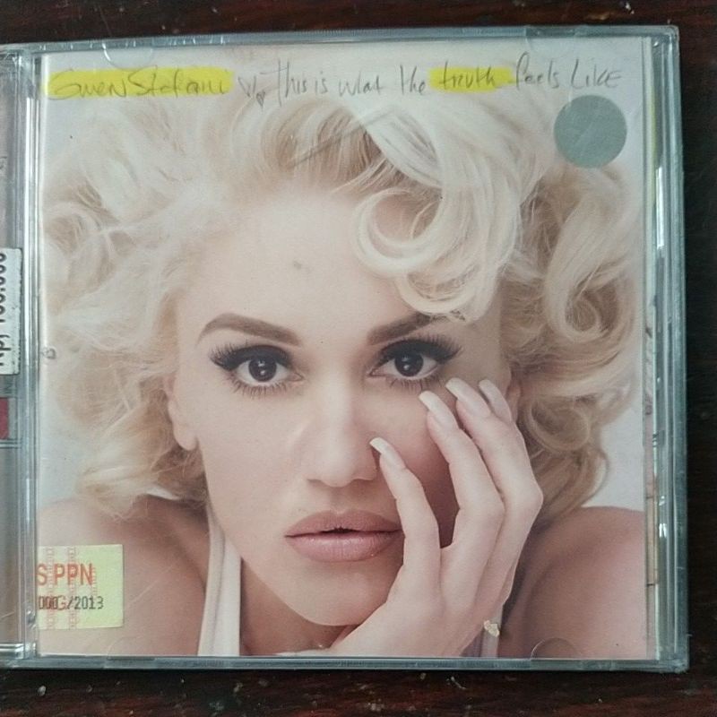 CD Gwen Stefani- This is What the Truth Feels Like. Pop Barat. Harga: Rp 135.000/pcs