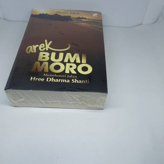 Arek Bumi Moro menelusuri jalan Hree dharma shanti I Nyaman Suharta