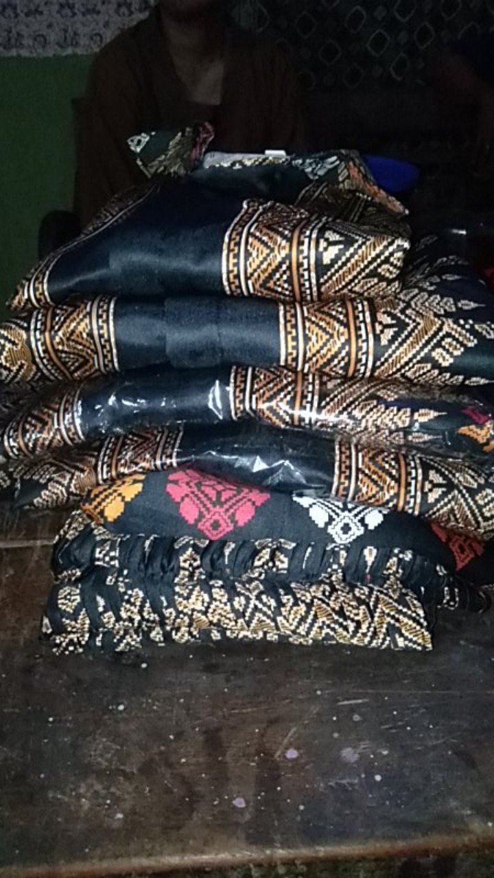 Wm>cople Batik Toraja Silk Hem Panjang Hem Pendek Rok Plisket Termurah Cople Keluarga.