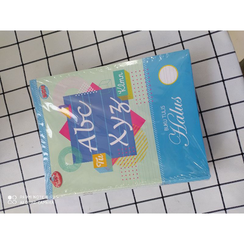 

Buku tulis Halus Garis tiga/ Buku tulis halus Sinar Dunia