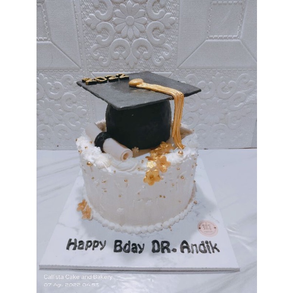 

Cake Ultah Graduation D 18cm/ Kue Ulang tahun Enak