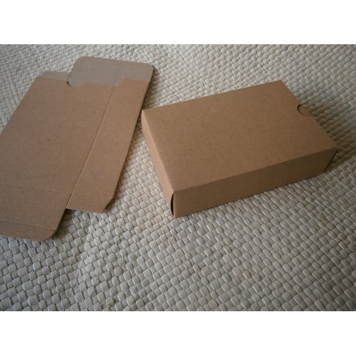 

READY STOCK GIFT BOX/KOTAK PACKING/KOTAK SOUVENIR SEDANG BAHAN BROWNKRAFT 280 gr