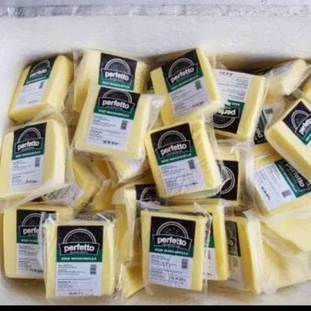 

Keju mozzarella perfetto asli 250 gram Mozarella perfetto 250 gram
