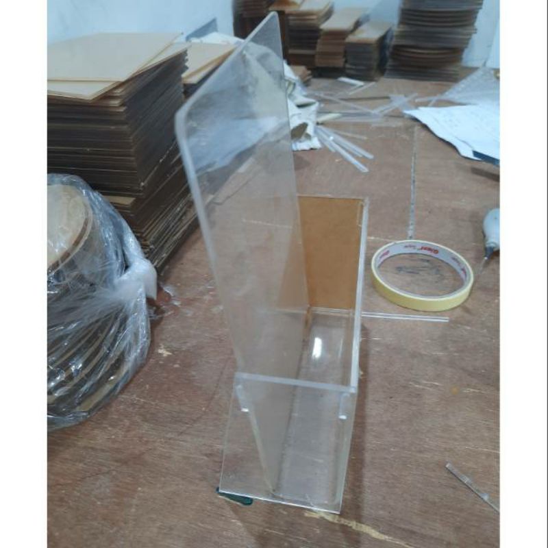 

tempat brosur uk F4
