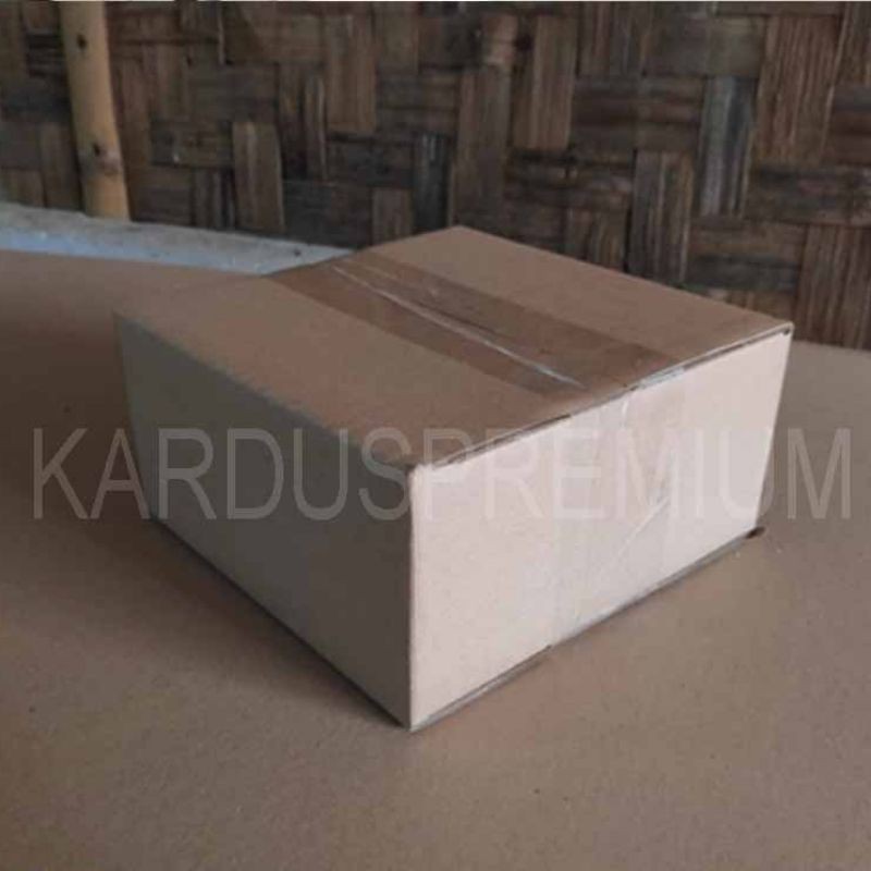 

kardus box packing 15x15x7cm