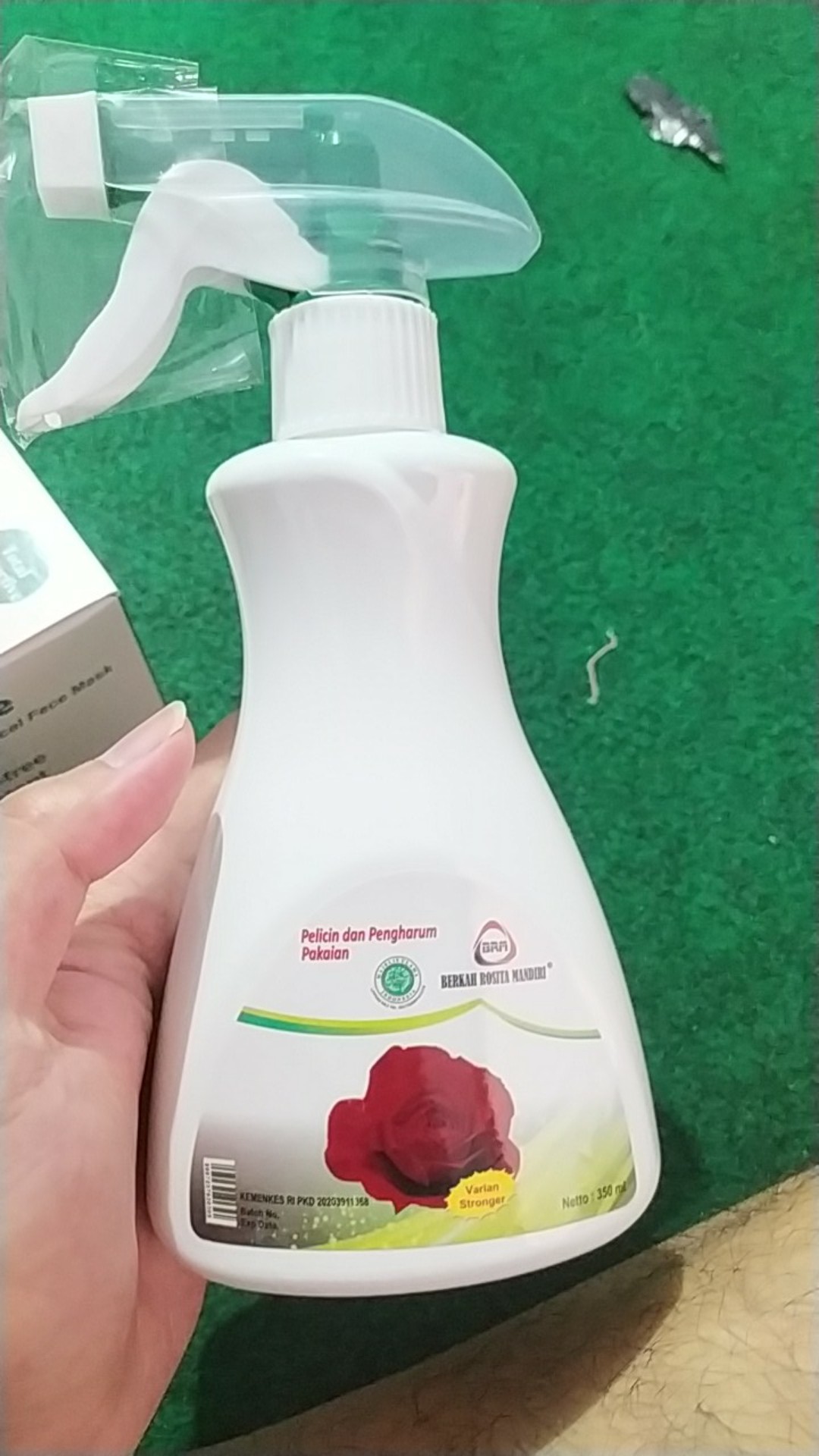 Pelicin Pakaian Berkah Rosita Mandiri Spray 350 Ml