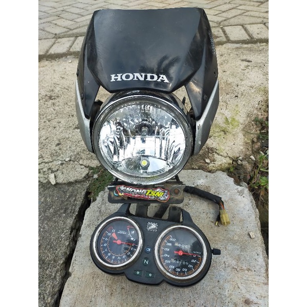 lampu barong tiger revo set spido dan breket ori cpotan mtor, utk thn 2010 - 2013