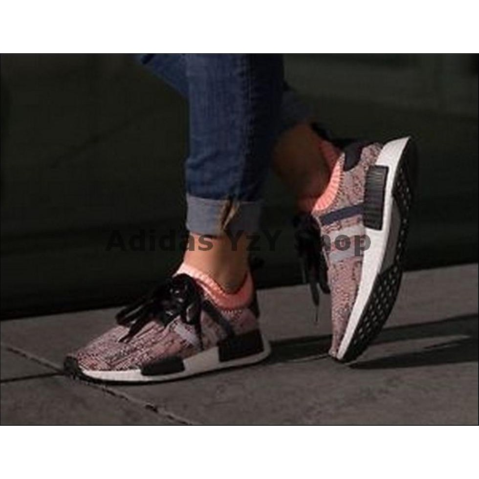 TERLARIS  Sale Sepatu Adidas NMD R1 Tricolor Salmon Pink Premium Original Wanita TERBARU